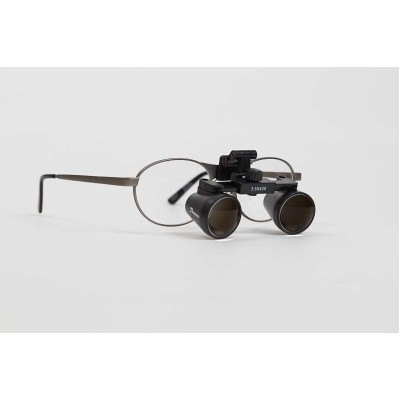 GL4 Classic 3.5 - бинокулярные лупы системы Flip-up на классической титановой оправе, увеличение 3.5x GL4 Classic 3.5 - бинокулярные лупы системы Flip-up на классической титановой оправе, увеличение 3.5x