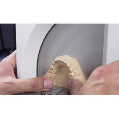 MT plus - триммер для мокрой и сухой обработки MT plus - триммер для мокрой и сухой обработки