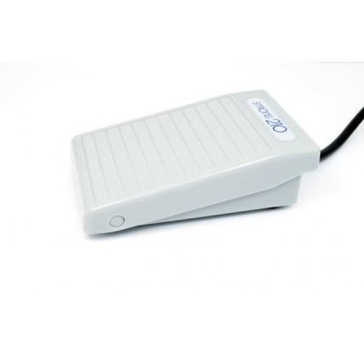 STRONG 210 - щеточный микромотор с наконечником 105L, с педалью включения - выключения, 35000 об/мин STRONG 210 - щеточный микромотор с наконечником 105L, с педалью включения - выключения, 35000 об/мин