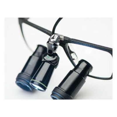 EOS HP - светодиодный осветитель с карманным аккумулятором, 45000 люкс EOS HP - светодиодный осветитель с карманным аккумулятором, 45000 люкс