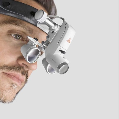 Heine ML4 LED HR 2.5x - налобный светодиодный осветитель ML4 LED в комплекте с бинокулярными лупами HR 2.5x и защитным щитком S-Guard Heine ML4 LED HR 2.5x - налобный светодиодный осветитель ML4 LED в комплекте с бинокулярными лупами HR 2.5x и защитным щитком S-Guard