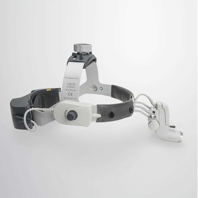 Heine ML4 LED UNPLUGGED HR 2.5x - налобный светодиодный осветитель ML4 LED UNPLUGGED в комплекте с бинокулярными лупами HR 2.5x и защитным щитком S-Guard Heine ML4 LED UNPLUGGED HR 2.5x - налобный светодиодный осветитель ML4 LED UNPLUGGED в комплекте с бинокулярными лупами HR 2.5x и защитным щитком S-Guard