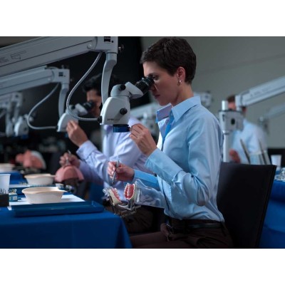 OPMI Pico techno - микроскоп с настольным креплением для зуботехнических лабораторий и учебных классов OPMI Pico techno - микроскоп с настольным креплением для зуботехнических лабораторий и учебных классов