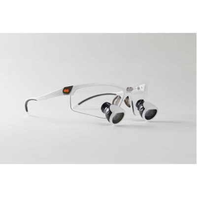 Opt-on TTL 2.7 - индивидуальные бинокулярные лупы на оправе, увеличение 2.7x с возможностью легкого изменения рабочего расстояния Opt-on TTL 2.7 - индивидуальные бинокулярные лупы на оправе, увеличение 2.7x с возможностью легкого изменения рабочего расстояния