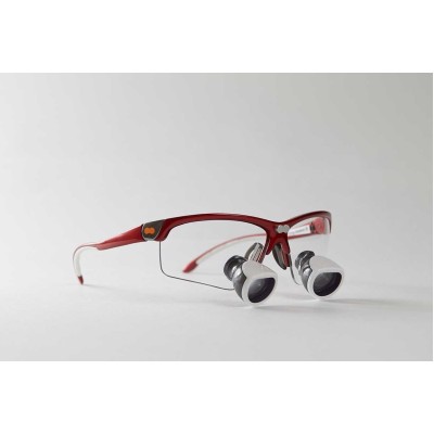 Opt-on TTL 2.7 - индивидуальные бинокулярные лупы на оправе, увеличение 2.7x с возможностью легкого изменения рабочего расстояния Opt-on TTL 2.7 - индивидуальные бинокулярные лупы на оправе, увеличение 2.7x с возможностью легкого изменения рабочего расстояния